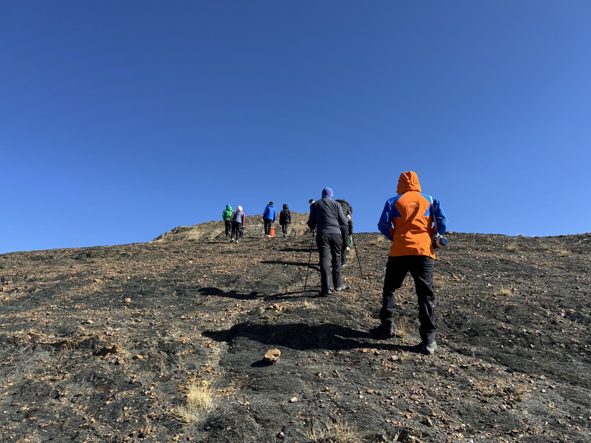 AltTraderAlpha's tweet image. 第一次登珠峰，明天上北坡大本营⛺️