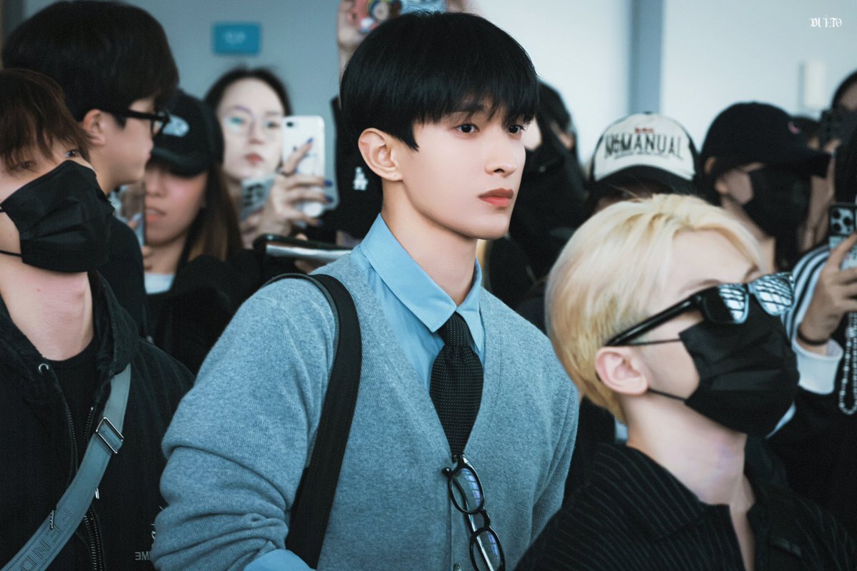 250423

#도겸 #이석민 
#ドギョム #DOKYEOM 
#세븐틴 #SEVENTEEN
<a href="/pledis_17/">세븐틴(SEVENTEEN)</a>