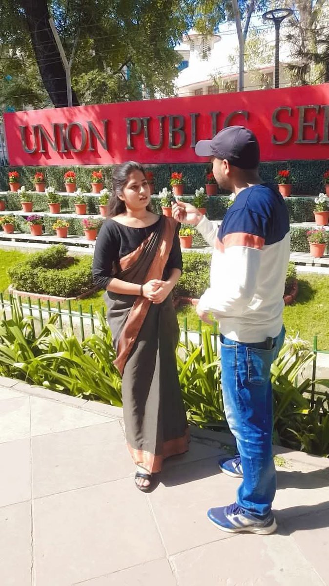 Ravi Valmiki (@ravival94085493) on Twitter photo वाल्मीकिन समाज की बहन #सिमरन ने #IAS की परीक्षा पास करके किया अपना अपने परिवार और समस्त #वाल्मीकन समाज का नाम #रोशन हमें अपनी #बहन पर #गर्व है 💪🏻👍🏻समस्त वाल्मीकि समाज को #हार्दिक_शुभकामनायें 🙏🏻💐💐💐💐💐
<a href="/BharatBhavadhas/">भारतीय वाल्मीकि धर्म समाज रजि. भावाधस भारत</a> <a href="/ArvindPresident/">Arvind bheel</a> <a href="/Arunchauhanll/">Arun Chauhan Valmiki</a> वाल्मीकिन समाज की बहन #सिमरन ने #IAS की परीक्षा पास करके किया अपना अपने परिवार और समस्त #वाल्मीकन समाज का नाम #रोशन हमें अपनी #बहन पर #गर्व है 💪🏻👍🏻समस्त वाल्मीकि समाज को #हार्दिक_शुभकामनायें 🙏🏻💐💐💐💐💐
<a href="/BharatBhavadhas/">भारतीय वाल्मीकि धर्म समाज रजि. भावाधस भारत</a> <a href="/ArvindPresident/">Arvind bheel</a> <a href="/Arunchauhanll/">Arun Chauhan Valmiki</a>