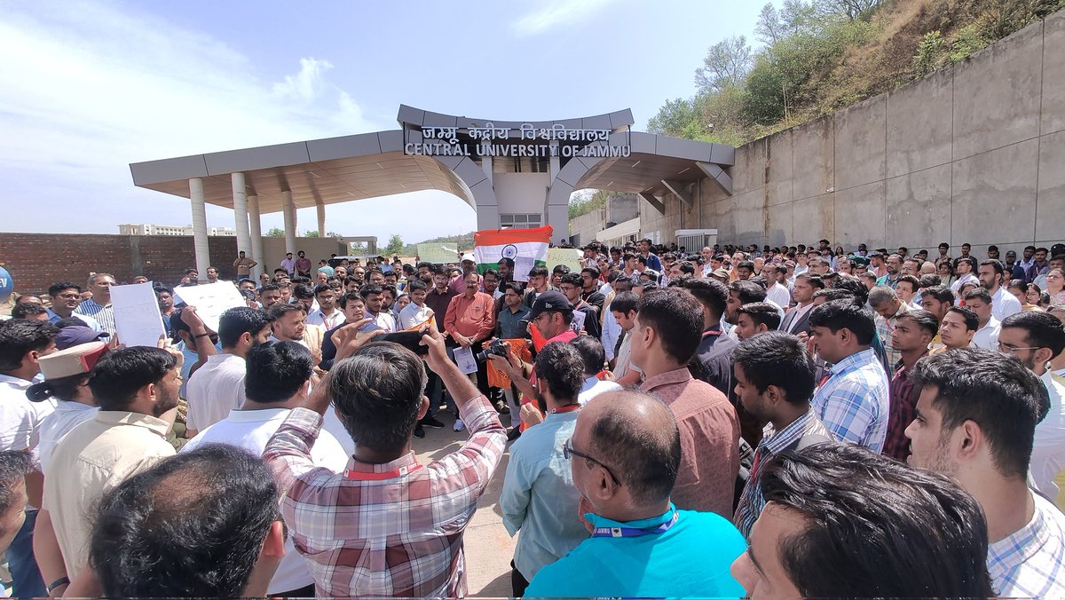 abvpcujammu's tweet photo. ABVP Central University of Jammu unit today along with other students, faculty of university holds a strong protest demonstration against the Terrorist Attack at Pahalgam in which more than 26 tourists lost their lives.

@ABVPVoice https://t.co/7wkMr81a9T