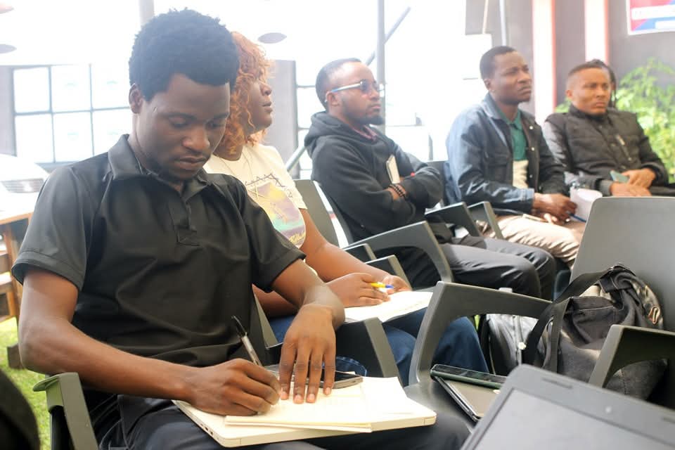 Lizuorg's tweet photo. This week, we joined a vital conversation on Zambia’s 2025 Cyber Laws, alongside other civil society organizations and diverse stakeholders, organized by Bloggers Of Zambia and Paradigm Initiative . 

This event created a powerful space to reflect on how these laws impact our https://t.co/rFwrkwsfs8