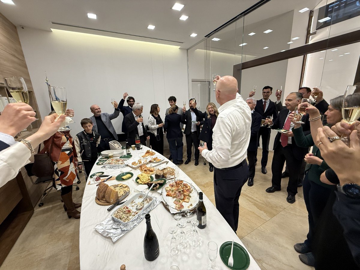 Crowe Valente tweet media