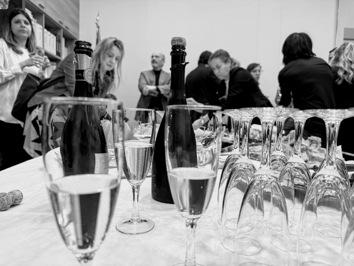 Crowe Valente tweet media