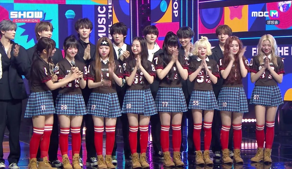 allforElisia_'s tweet photo. The girls are crying 😭 this feels like a dream. You deserve it UNIS! Happy 1st win to #SWICY

UNIS ENCORE STAGE
#UNIS_1STWIN
#SWICY_V1CTORY
#UNIS #SWICY 
#유니스 #스위시 https://t.co/yx25zWCqB8