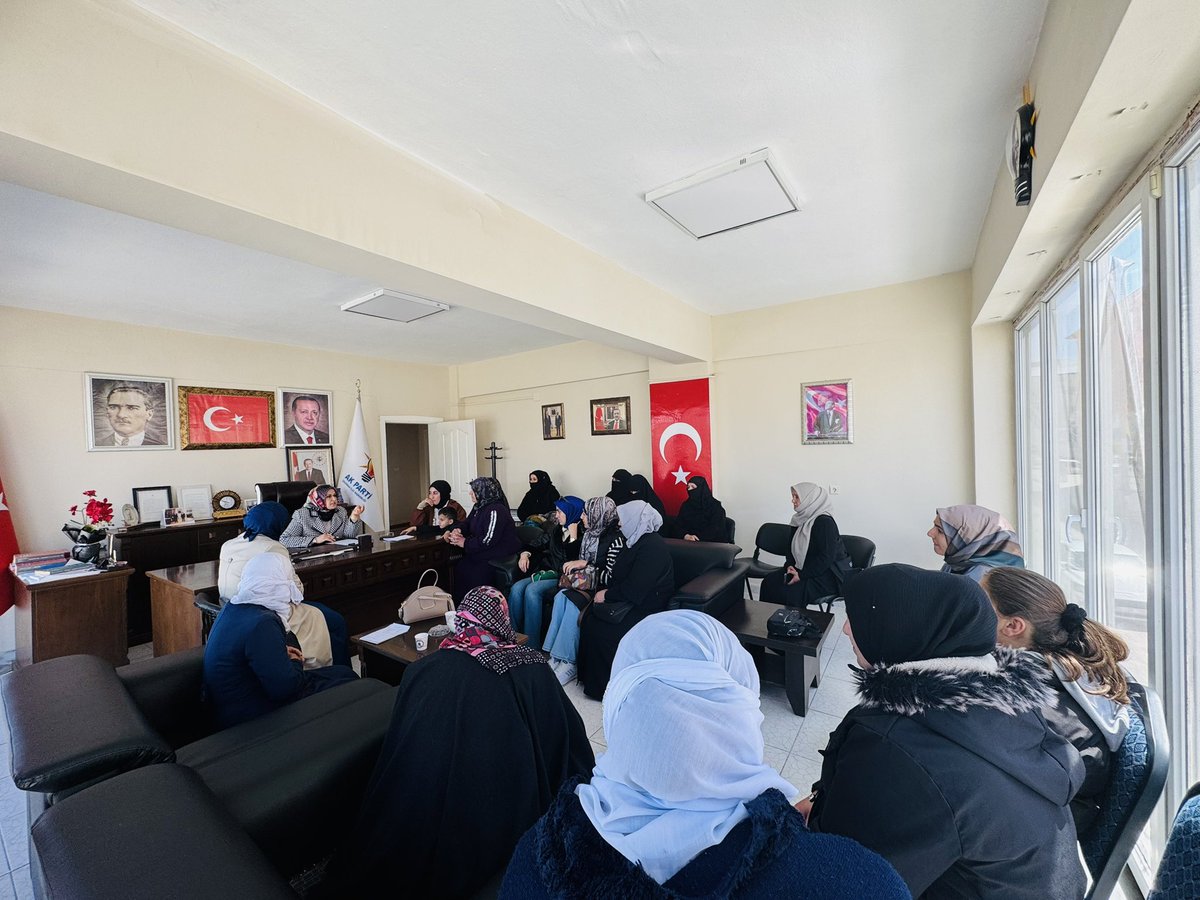 İlçe Kadın Kolları Başkanımız Filiz Çınarbay Başkanlığında Yönetim Kurulu Üyeleriyle haftalık toplantı gerçekleştirildi <a href="/zerrin_alpaslan/">Zerrin Alpaslan</a>