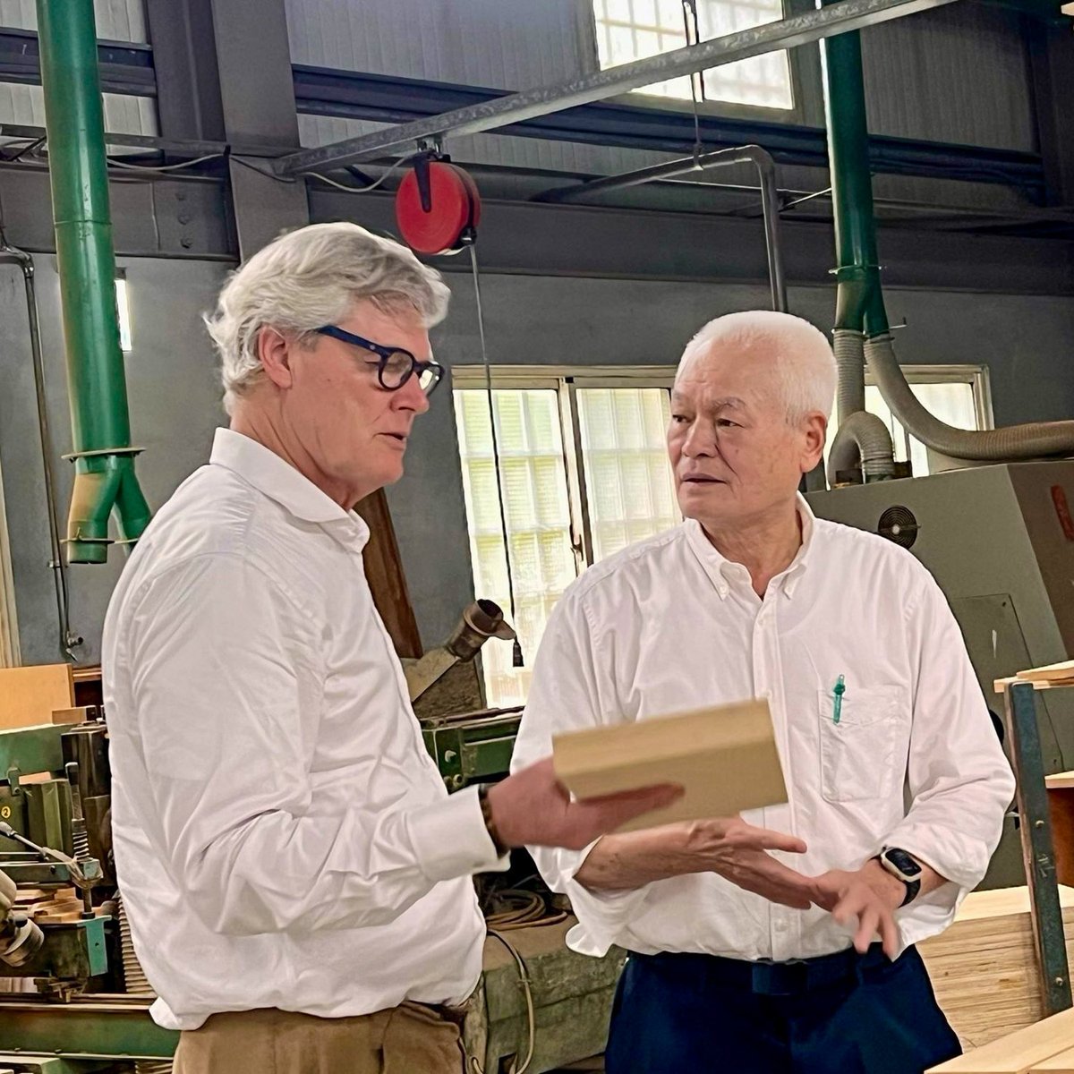 🌱 À Taïwan, le bambou remplace le plastique grâce à des innovations durables inspirées de l'Économie Bleue.

👉 En savoir plus : theblueeconomy.org/bambou-alterna…

#TheBlueEconomy #GunterPauli #Bambou