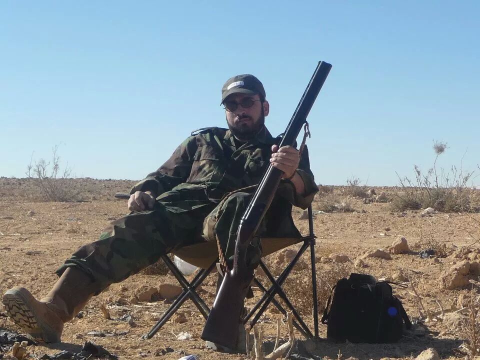 لم يكن لأحد ان يلحق به او يتجاوزه، كان يبدو مثل شخص يسعى للموت، مثل شخص تجري النار في عروقه، كان ينطلق مثل إله من آلهة الماضي،
#أخي