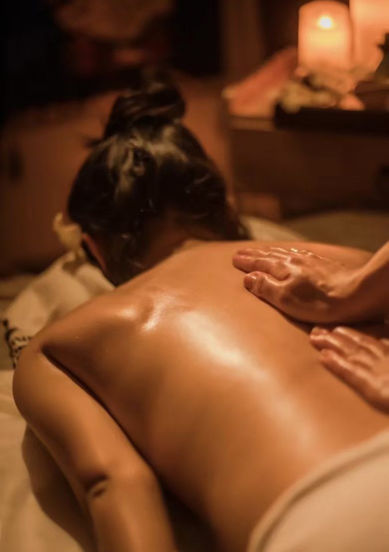 按摩理疗师（V:QR91966）
➕V预约  
    擅长各类按摩手法
（泰式按摩拉伸，俞疗精油SPA、中式推拿）