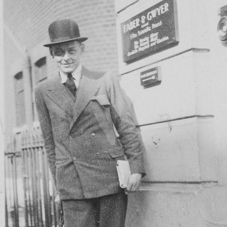 eliotfoundation's tweet image. 100 yrs ago today, T S Eliot embarked on a career in publishing, joining Faber & Gwyer as a Director.
'..at our Directors' Meeting this afternoon you were appointed a Director of the Company...We must meet as soon as possible and celebrate'
— Geoffrey Faber, 23 April 1925
#OTD