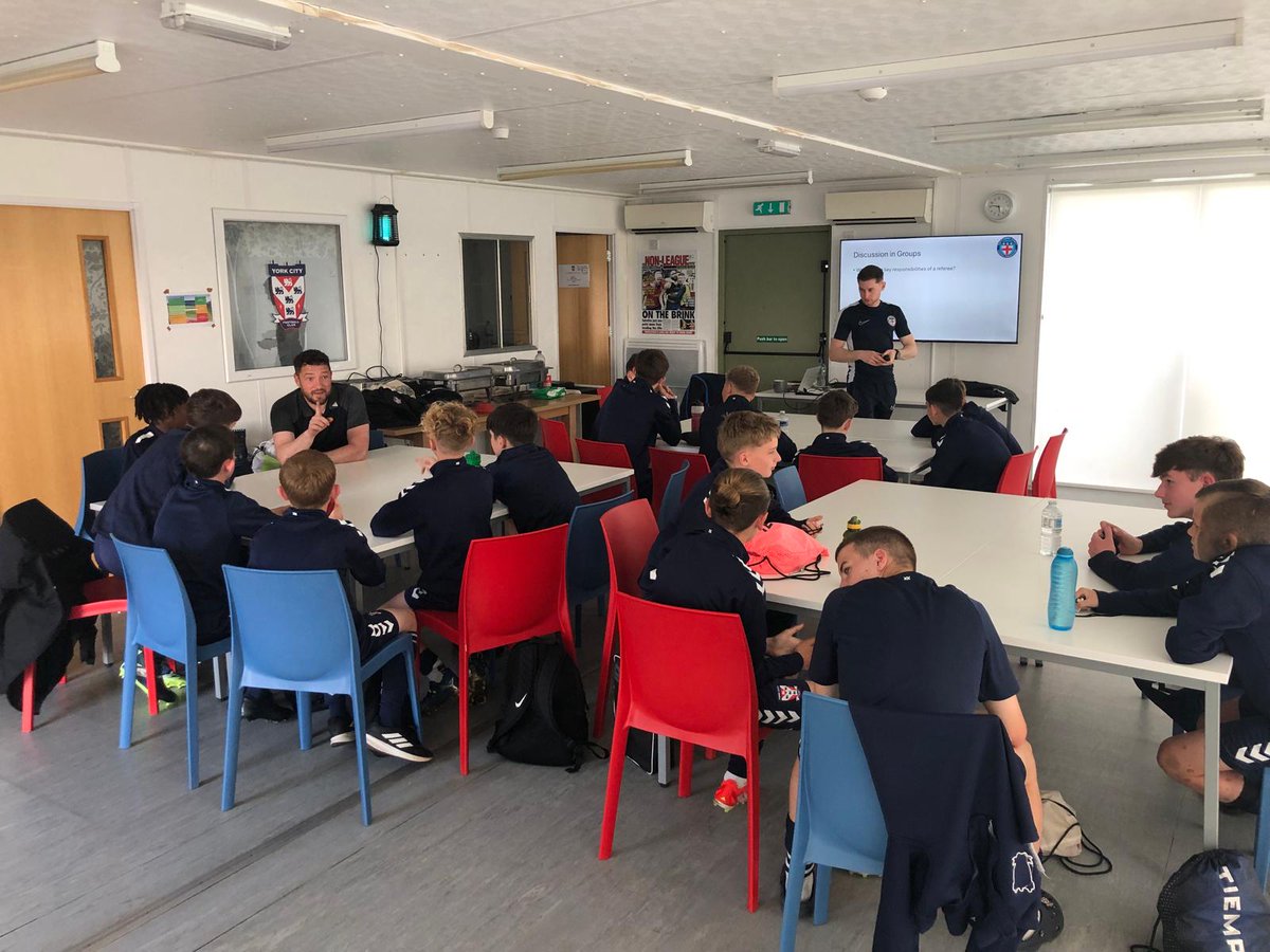 As part of the <a href="/YCFCAcademy/">York City FC Academy</a> aftercare programme, U13 and U14 players took part in a 'Get Into Refereeing' session last night, led by industry experts Craig Atkin and Connor Ledgeway.

#YCFC 🔴🔵
