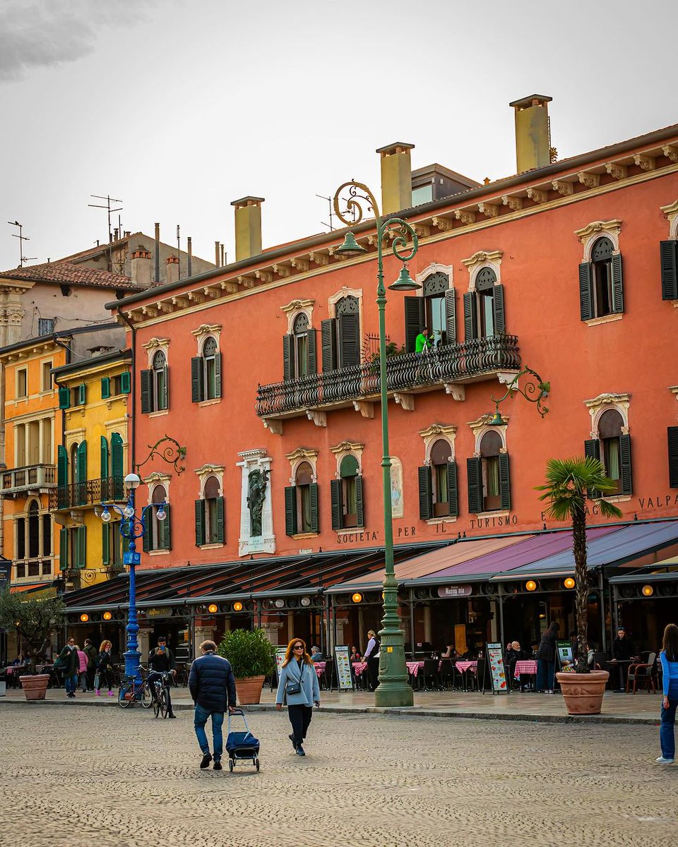 Piazza Bra, Verona