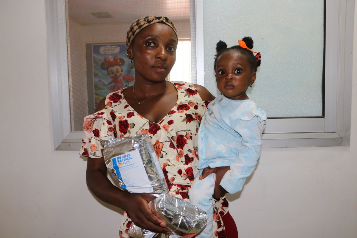 WFP Cameroon (@wfp_cameroon) on Twitter photo #Cameroon🇨🇲
In the Northwest region, the <a href="/WFP/">World Food Programme</a> is making significant strides in combating Moderate Acute Malnutrition (MAM) through the distribution of Super Cereal Plus (CSB++), a nutrient-rich supplementary food.
Over 7,000 children have already received this essential support #Cameroon🇨🇲
In the Northwest region, the <a href="/WFP/">World Food Programme</a> is making significant strides in combating Moderate Acute Malnutrition (MAM) through the distribution of Super Cereal Plus (CSB++), a nutrient-rich supplementary food.
Over 7,000 children have already received this essential support
