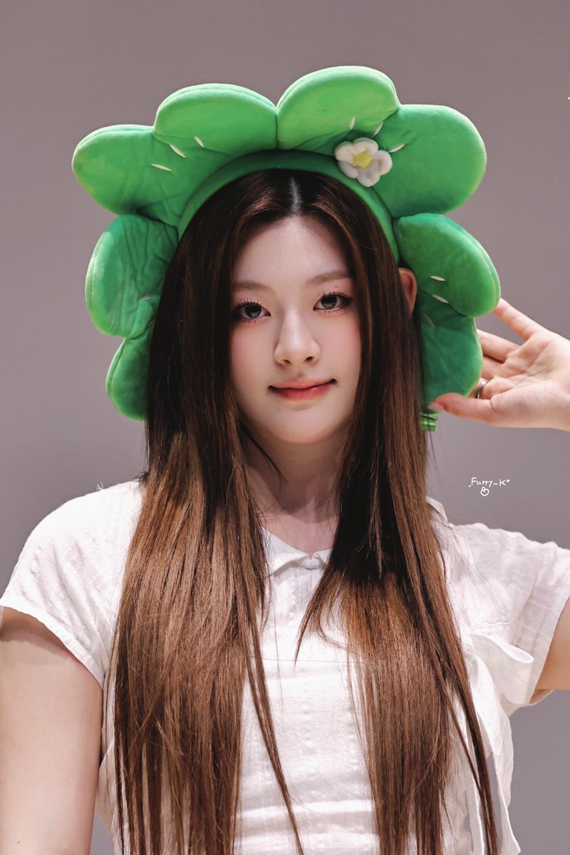 250419 🍀🍀🍀

#STAYC #세은  
#스테이씨 #SEEUN 
#공주와또