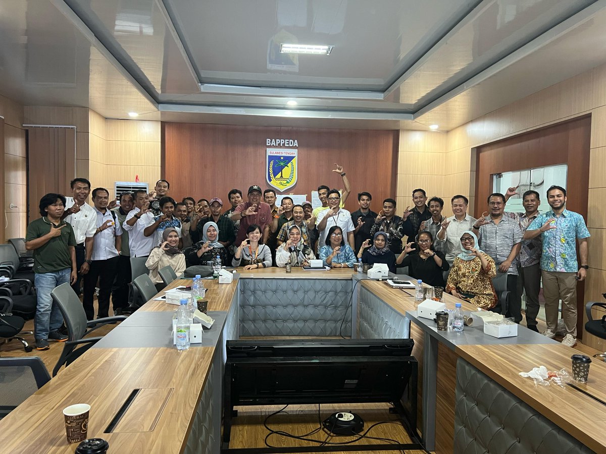 COCOA SUSTAINABILITY PARTNERSHIP (@cspindo) on Twitter photo Pada 15-17 April 2025, @GIZIndonesia, <a href="/CSPINDO/">COCOA SUSTAINABILITY PARTNERSHIP</a>, dan <a href="/circleindo/">Circle Indonesia</a>, melaksanakan Lokakarya Strategi dan Rencana Aksi Menutup Kesenjangan Pendapatan Aktual dan Tolak Ukur Pendapatan Layak bagi Petani Kakao di Sulawesi Tengah.
Selengkapnya dapat kunjungi csp.or.id Pada 15-17 April 2025, @GIZIndonesia, <a href="/CSPINDO/">COCOA SUSTAINABILITY PARTNERSHIP</a>, dan <a href="/circleindo/">Circle Indonesia</a>, melaksanakan Lokakarya Strategi dan Rencana Aksi Menutup Kesenjangan Pendapatan Aktual dan Tolak Ukur Pendapatan Layak bagi Petani Kakao di Sulawesi Tengah.
Selengkapnya dapat kunjungi csp.or.id