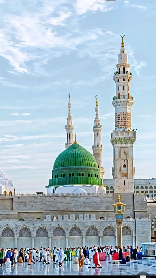 EmadAlDesouki's tweet photo. اللهم صلِّ وسلم وبارك على سيدنا محمد، من مدِيحِه يذهِبُ الأحزان، وحبُّه يجلبُ الرضوان،ومودّة آلِ بيته فَرَضَ في القرآن، ودينُه خاتمُ الأديان، بقدر عظمتك ورحمتك يا عظيم  يا رحمن، وعلى آله وصحبه ومحبّيه في كل زمانٍ ومكان. https://t.co/AaAwhnpSTs