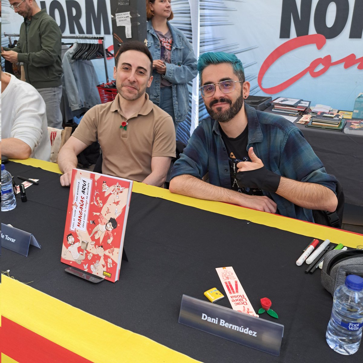 Ahora mismo firman <a href="/senseidani/">SENSEIDANI 🦊 COMMISSIONS OPEN 🎨</a> y <a href="/Saliendodemi/">Fidel De Tovar</a>. ¡Aquí os esperamos!