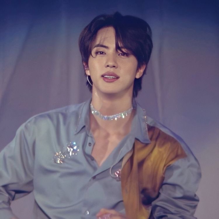thvchapters's tweet photo. oh for god’s sake this fit was everything https://t.co/fID0xAdFNY