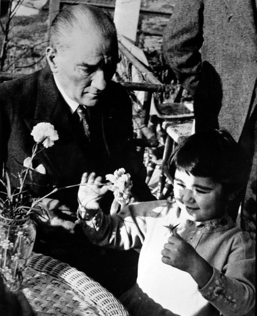 Ulusal egemenlik ve çocuk bayramımız kutlu olsun ♥️

#23nisan