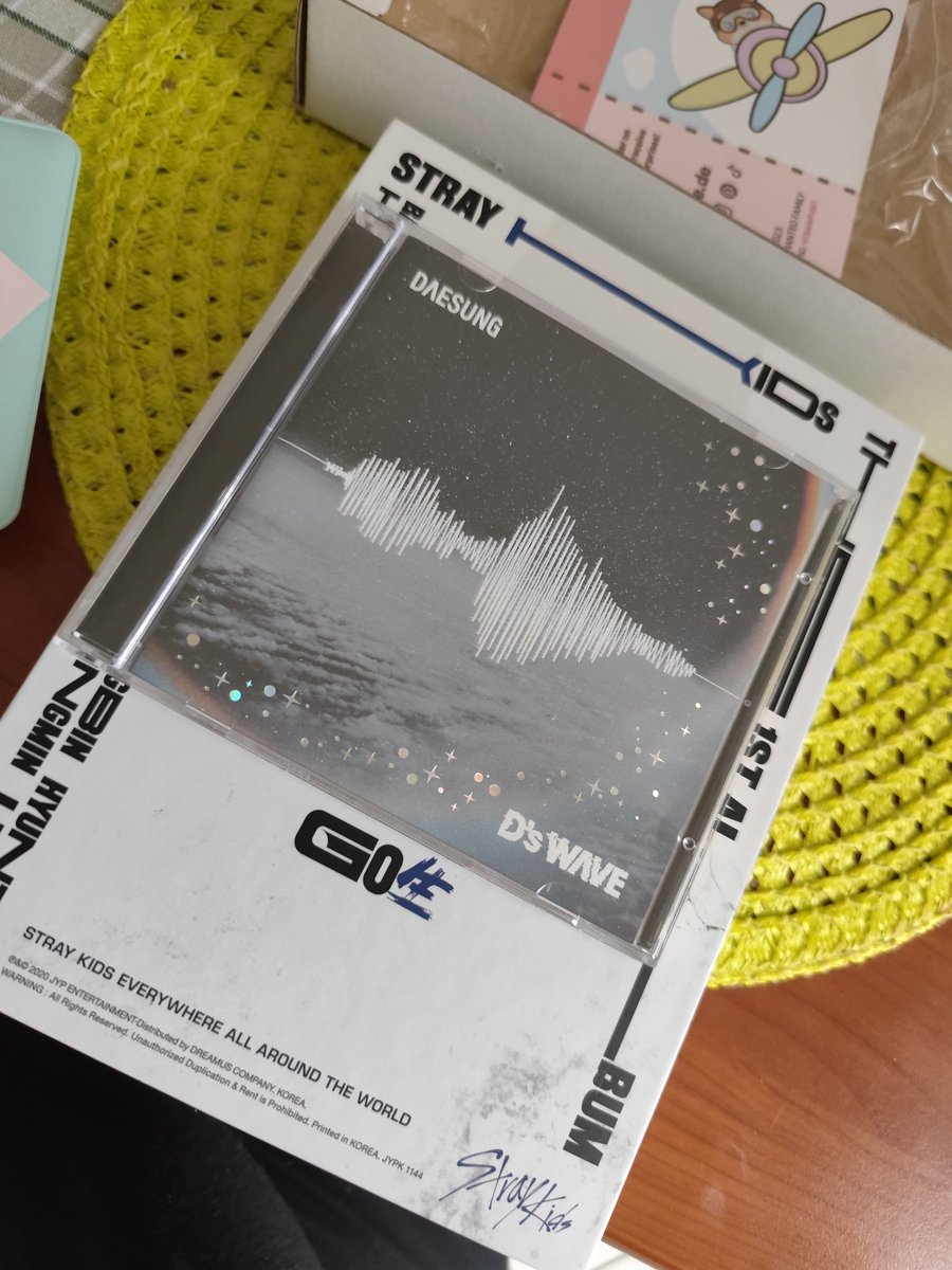 vanryo_'s tweet photo. Finaly my #nolae order is here π© #daesung #StrayKids https://t.co/Wk50nWczL2