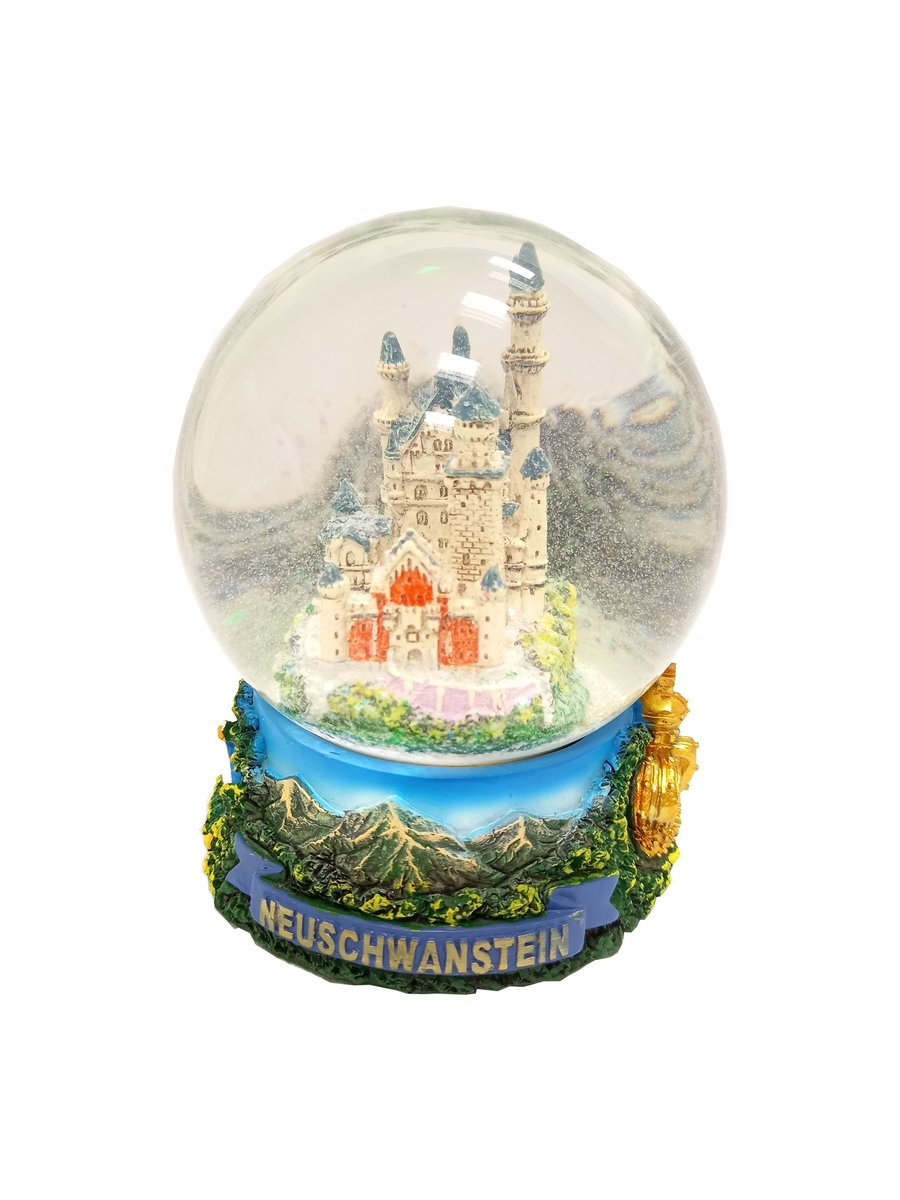 Unser Bestseller - Schneekugel Neuschwanstein auf allgaeu-shopping.de
#schlossneuschwanstein #castleneuschwanstein #souvenirs #allgaeushopping #allgäushopping