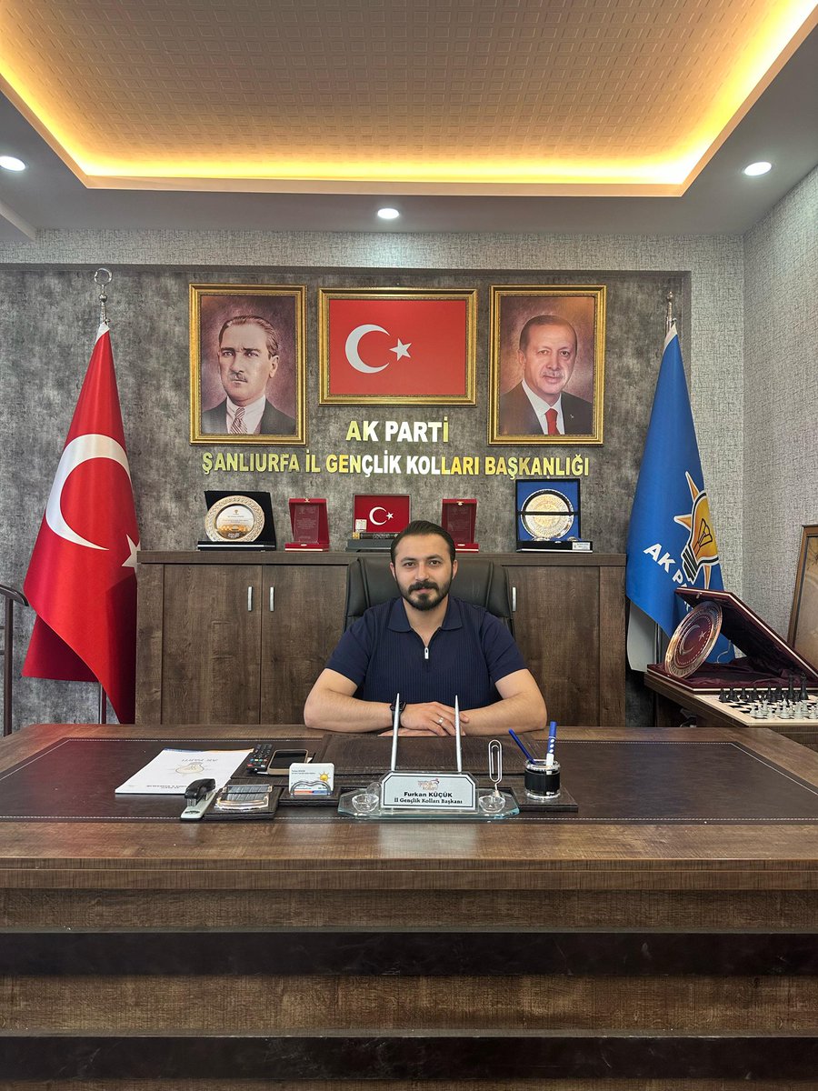 ŞANLIURFA Gençliği İçin Her Daim Birlikte Özümüz’den Geleceğe Nöbetteyiz.

📌İl Başkanlığımız’da Bugün Nöbetçi İl Başkan Yardımcımız Alaaddin Korkmaz

✏️Soru, görüş ve önerileriniz için sizleri İl Başkanlığımıza bekliyoruz… ☕️ 😎

#ÇAYBİZDENSOHBETSİZDEN #GüçlüGençlik