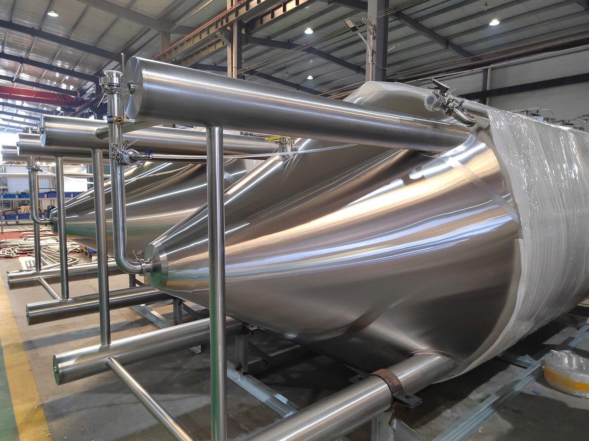 ynggung382957's tweet image. Massive 60BBL volume for high - output brewing runs！
If you are interested, please contact us：
E： tiantaisale@cnbrewery.com
#fermenter
#fermentationtank
#brewery
#beer