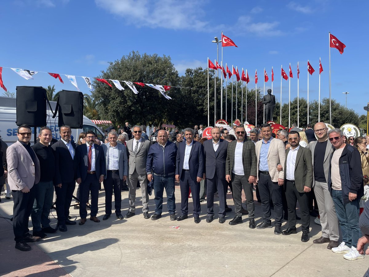 İlçe Başkanımız <a href="/serefcolak/">Şeref ÇOLAK 🇹🇷</a> ve değerli yönetim kurulu üyelerimizle birlikte, Ulu Önder Mustafa Kemal Atatürk’ün çocuklara armağan ettiği 23 Nisan Ulusal Egemenlik ve Çocuk Bayramı’nı coşku ve gururla kutladık. Geleceğimizin teminatı olan çocuklarımızın yüzündeki tebessüm, bizlere