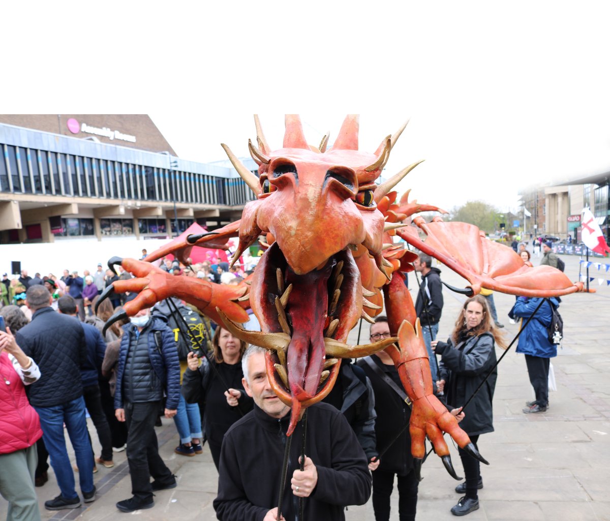 Happy St George's Day 🏴󠁧󠁢󠁥󠁮󠁧󠁿

Don't forget to join us in Derby City Centre this weekend for a free fun  St George's Day Celebration.

🐲 Discover Dragons, Medieval Knights &amp; St George and more from 12pm!!

orlo.uk/f1SE7
