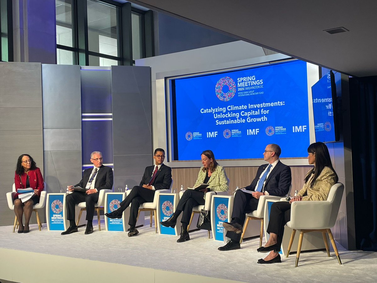 European Investment Bank (@eib) on Twitter photo New policy frameworks, innovative financing tools, and strong public-private partnerships are key to creating a virtuous cycle of green investment in developing countries.
🎙️Chief Economist <a href="/DeboraRevoltel1/">Debora Revoltella</a> at the Catalyzing Climate Investments event. #SpringMeetings New policy frameworks, innovative financing tools, and strong public-private partnerships are key to creating a virtuous cycle of green investment in developing countries.
🎙️Chief Economist <a href="/DeboraRevoltel1/">Debora Revoltella</a> at the Catalyzing Climate Investments event. #SpringMeetings