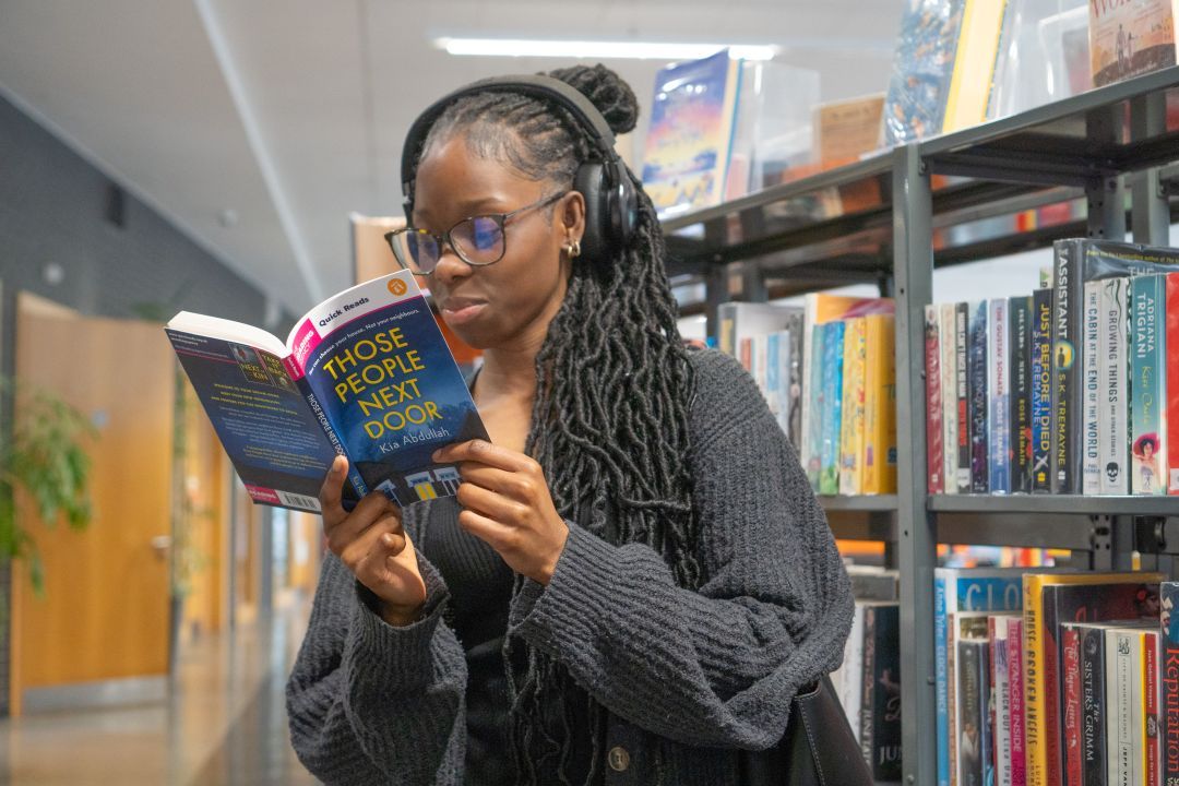 Arts Council England (@ace_national) on Twitter photo Quick Reads from <a href="/readingagency/">The Reading Agency</a> are short, powerful books by bestselling authors—perfect for ESOL learners, busy people, or those getting back into reading.
Find your next read this #WorldBookNight 📚
Find out more 👉 buff.ly/wmFK4DX
#ACESupported Quick Reads from <a href="/readingagency/">The Reading Agency</a> are short, powerful books by bestselling authors—perfect for ESOL learners, busy people, or those getting back into reading.
Find your next read this #WorldBookNight 📚
Find out more 👉 buff.ly/wmFK4DX
#ACESupported