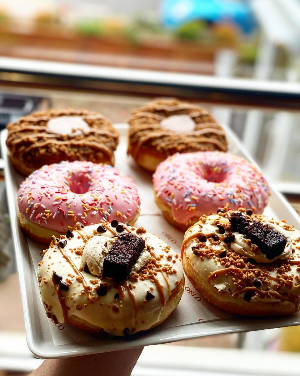 A Sunday morning treat ⁠🍩🌤️☕️
⁠
Feast your eyes on three of our bestselling doughnuts...⁠
⁠
💛 ⁠Take Me Home, Caramel Road⁠
🩷 Bo-homer-ian Rhapsody⁠
🧡 Baby Got Biscuit⁠
⁠
📸 : @ oblobareyemouth on Instagram⁠
.⁠
.⁠
.⁠
#PlanetDoughnut #SundayMorning #Doughnuts