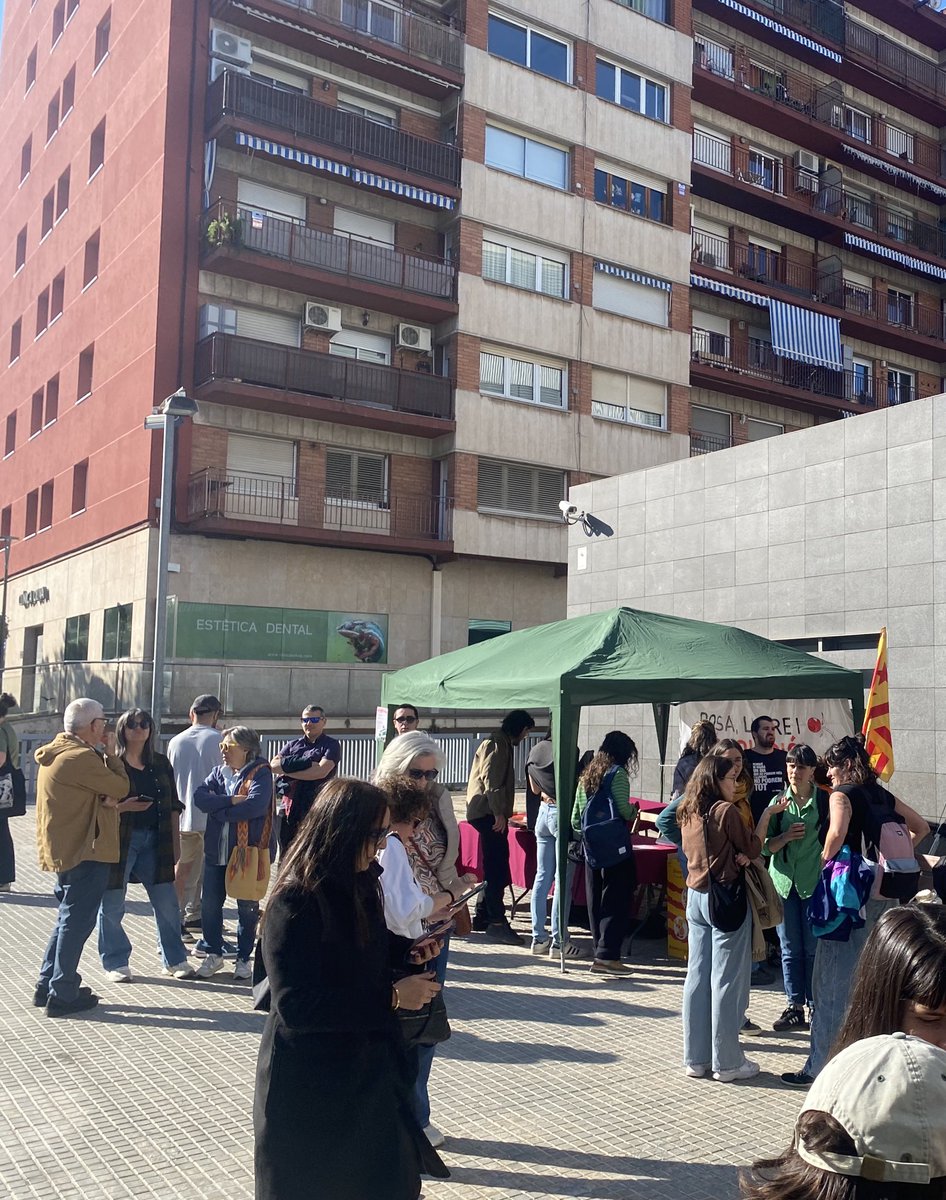 La Malgirbada (@la_malgirbada) on Twitter photo 🌹Som als jutjats en suport amb les encausades del <a href="/blocforquilla/">Grup de Suport Bloc Forquilla</a>
Tenim punts de llibre per cobrir col·lectivament les despeses judicials i la multa, els podeu trobar a diverses parades de Granollers i la comarca!
⛓️💥Si la repressió no s'atura, nosaltres tampoc 🌹Som als jutjats en suport amb les encausades del <a href="/blocforquilla/">Grup de Suport Bloc Forquilla</a>
Tenim punts de llibre per cobrir col·lectivament les despeses judicials i la multa, els podeu trobar a diverses parades de Granollers i la comarca!
⛓️💥Si la repressió no s'atura, nosaltres tampoc