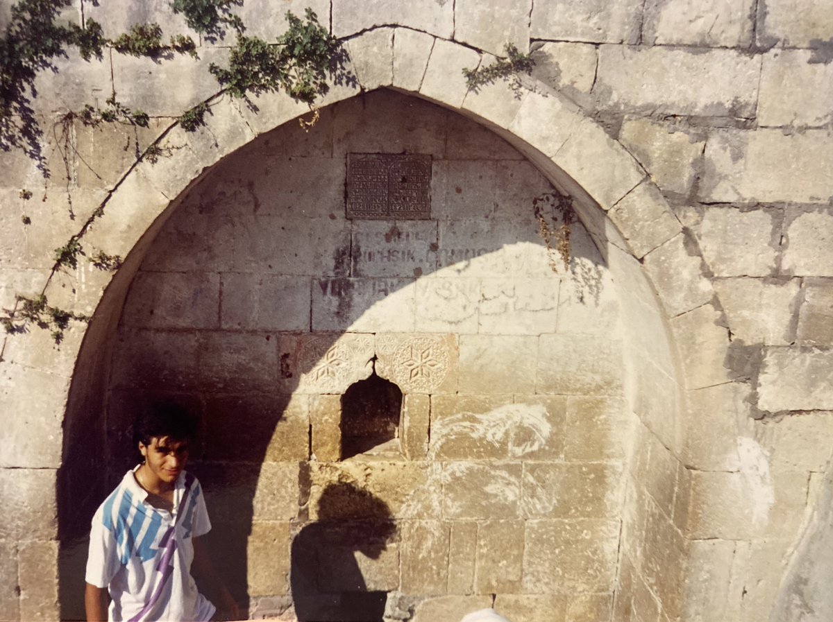 BaharKimyongur's tweet photo. Alors que j’étais plongé dans l’écriture de mon livre sur Antioche, je suis tombé sur cette photo prise devant la fontaine du village arménien de Kaboussié, Kapısuyu en turc, sur le Musa Dagh. C’était en juillet 1990. J’avais 16 ans.L’histoire qui va suivre n’est pas réjouissante https://t.co/D0JZ2ZvQlB