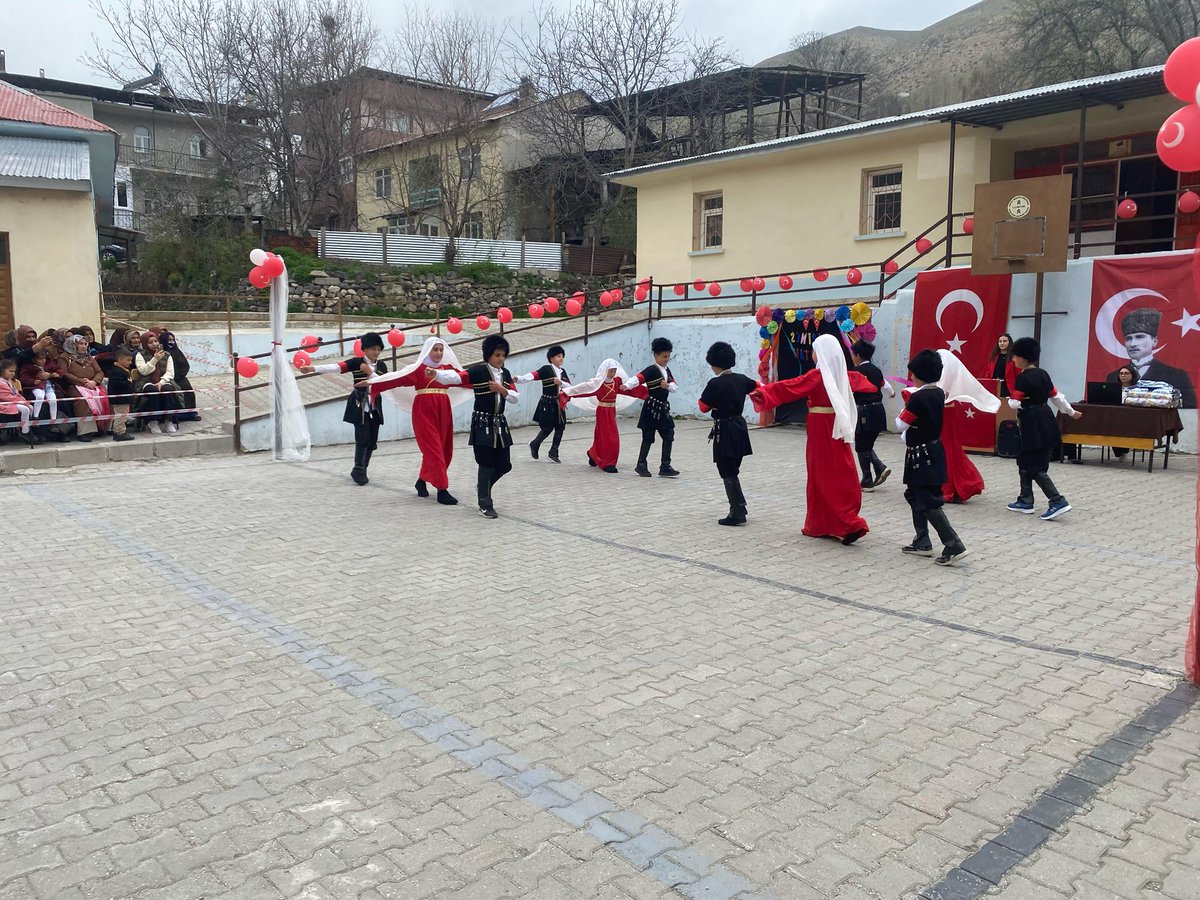 23 Nisan Programımızdan görseller.
<a href="/GundesVe/">🇹🇷</a> 
<a href="/lokmanyagiz25/">LOKMAN YAĞIZ</a> 
<a href="/MemTortum/">Tortum İlçe MEM</a> 
<a href="/TortumKymkmligi/">Tortum Kaymakamlığı</a>