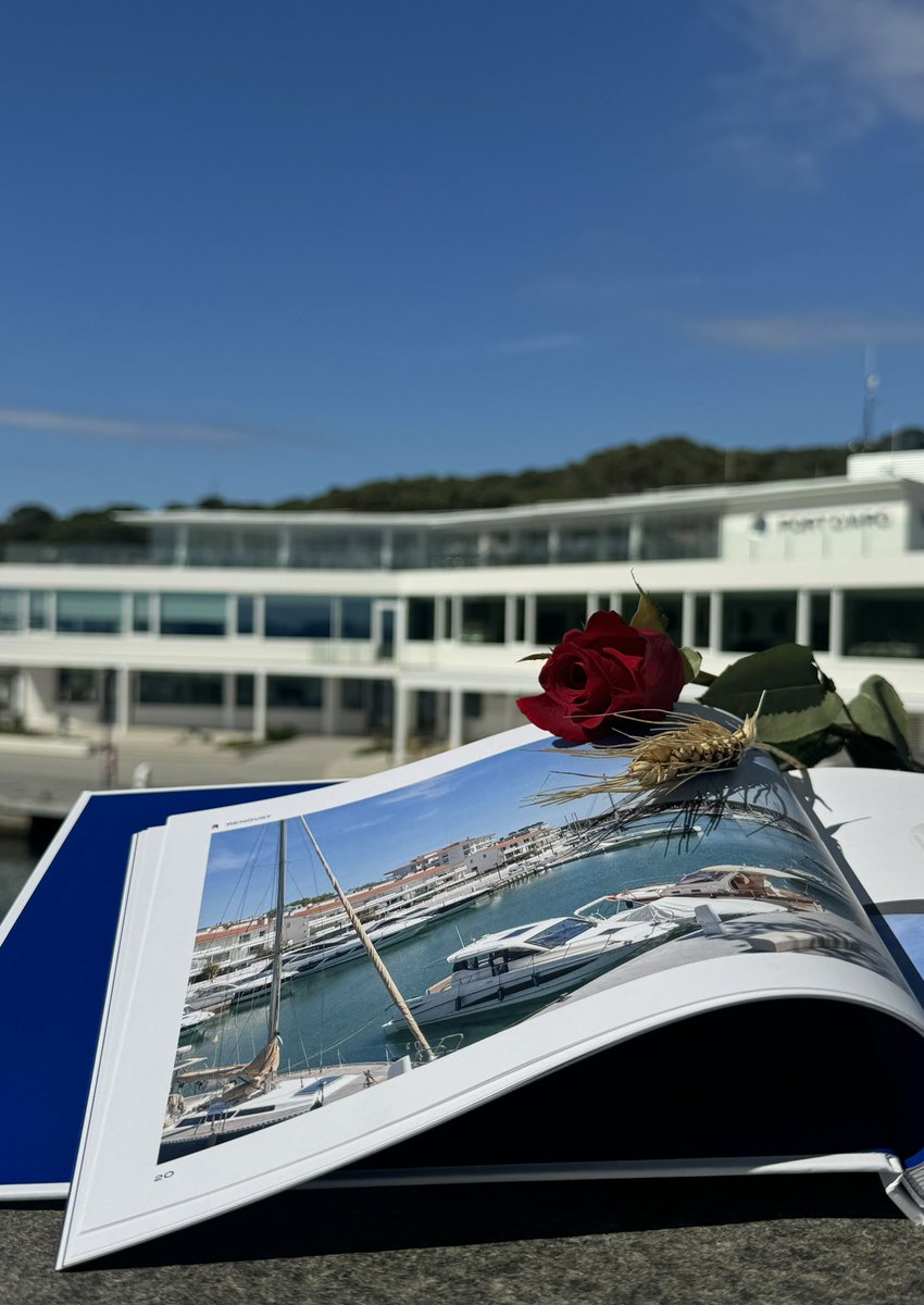 Des del Club Nàutic Port d’Aro us desitgem una Bona Diada de Sant Jordi 🌹🐉📚❤️