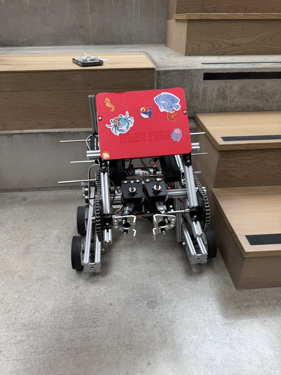 BusinessEdDHS's tweet image. Dunfermline High robotics team at Heriot Watt Robotarium  counting down the minutes till it starts. #firsttechchallengeuk #firsttechchallenge #stem #robotics #heriotwatt