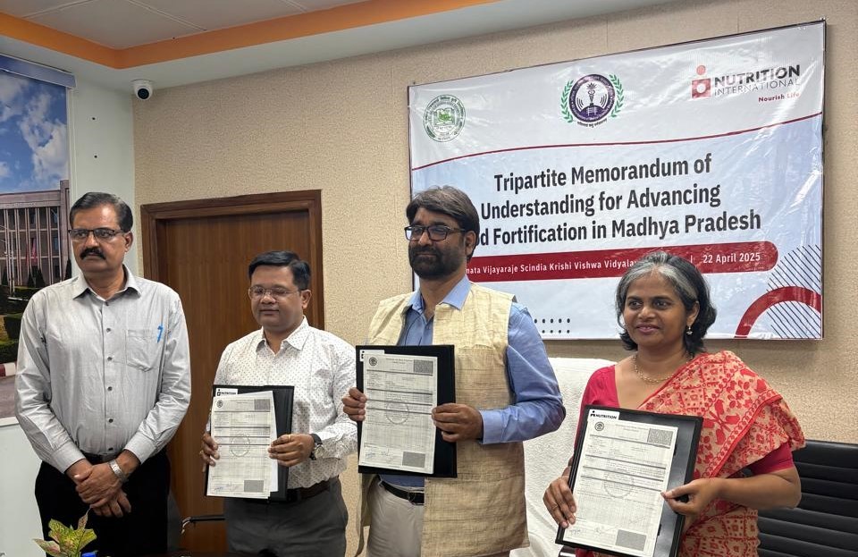 Nutrition International (@nutritionintl) on Twitter photo Continuing our efforts to advance the commitment of the Govt of #MadhyaPradesh towards #foodfortification, <a href="/NutritionIntl/">Nutrition International</a> 🇮🇳 signed a tripartite #MoU with <a href="/AIIMSBhopal/">AIIMS-Bhopal Official</a> & <a href="/MRvskvv/">RVSKVV GWALIOR M.P.</a> to establish a technical support unit that will focus on capacity strengthening, knowledge exchange & Continuing our efforts to advance the commitment of the Govt of #MadhyaPradesh towards #foodfortification, <a href="/NutritionIntl/">Nutrition International</a> 🇮🇳 signed a tripartite #MoU with <a href="/AIIMSBhopal/">AIIMS-Bhopal Official</a> & <a href="/MRvskvv/">RVSKVV GWALIOR M.P.</a> to establish a technical support unit that will focus on capacity strengthening, knowledge exchange &