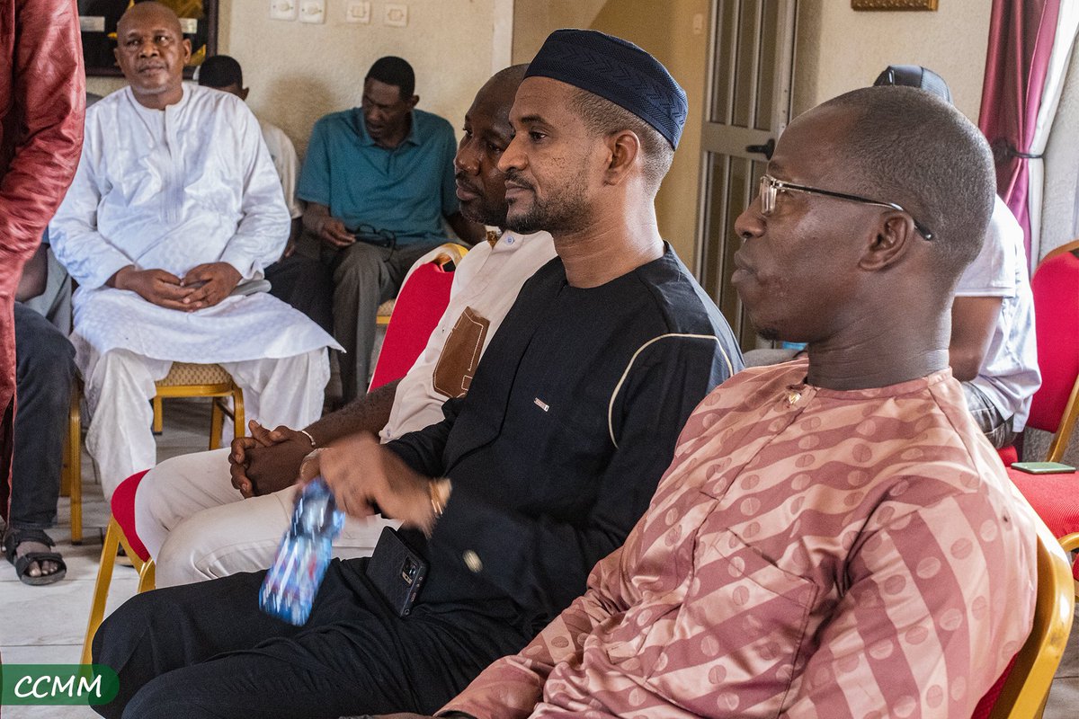 MoussaMaraMali's tweet photo. Comme je le fais chaque trimestre depuis maintenant 15 ans, j’ai rendu ma traditionnelle visite de courtoisie aux familles fondatrices de Bamako. 

Cette visite a été couplée à nos vœux dans le cadre de la fête de Ramadan. Nous avons prié pour que le Mali se sorte des difficultés innombrables qui l’assaillent.