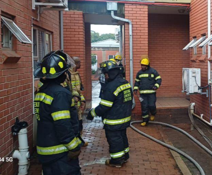 Arson must be investigated for Tembisa Hospital fires

This follows the second fire outbreak today.

Surely, these incidents are suspicious.

Are there tenderpreneurs who want to get the contracts for rebuilding the burnt sections?:🔗 dagauteng.org.za/2025/04/arson-…
<a href="/JackBloomDA/">Jack Bloom</a>