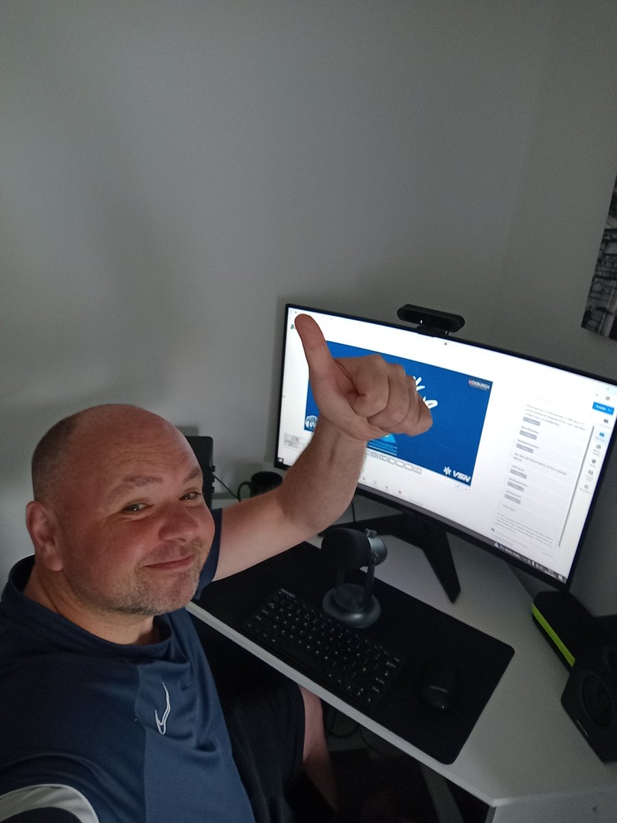 Wosflbuildup (@wosflbuildup) on Twitter photo Ready to record Episode 8 with <a href="/pollokfc/">Pollok FC</a> manager Stewart Maxwellโฝ Ready to record Episode 8 with <a href="/pollokfc/">Pollok FC</a> manager Stewart Maxwellโฝ