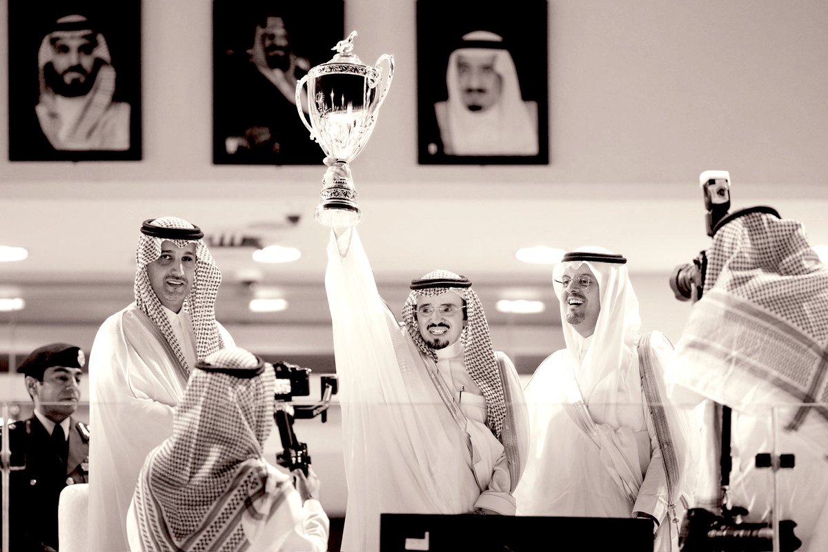 رحل والدي وظل حبل الدعاء هو الوصل بيننا، انا لله وانا اليه راجعون، اللهم افتح على قبره نافذة من نسائم بردك وعفوك ورحمتك لا تغلق أبداً.
رحم الله روحاً رحلت عن الدُنيا وما زالت حية في قلوبنا رحم الله أبي اشتقت إليك كثيراً.