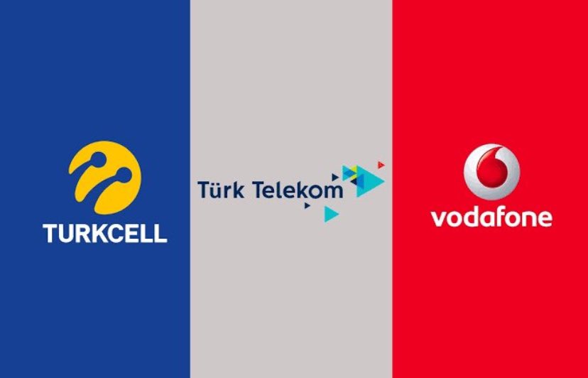 mami_ygz's tweet photo. Dünyanın en pahalı hatlarını satıp en lazım olduğu anda işe yaramayan sizler yazıklar olsun.
#vodafone #türktelekom #turkcell #deprem https://t.co/RtB5JX1r84