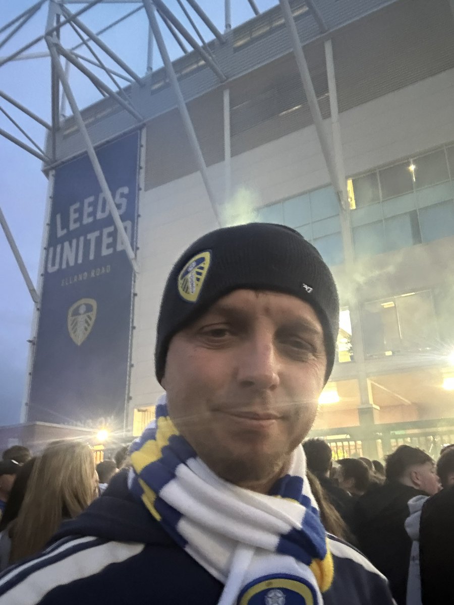 I’m featured! Wonderful reading everyone’s experience of Leeds’ special day #leedsleedsleeds #LeedsUnited #mot