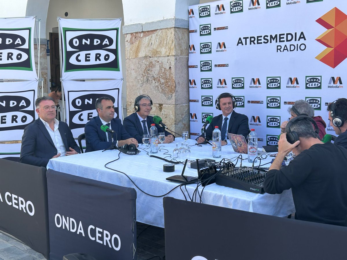 Diputación de Málaga (@diputacionmlg) on Twitter photo ➡️Los presidentes provinciales han puesto de manifiesto los lazos y proyectos comunes que unen a las tres provincias .
📌Se han destacado proyectos de la <a href="/diputacionMLG/">Diputación de Málaga</a> como <a href="/SendaLitoral/">Senda Litoral</a> y <a href="/CaminitoDelRey_/">Caminito del Rey</a> como ejemplos e iniciativas a seguir por las otras dos provincias. ➡️Los presidentes provinciales han puesto de manifiesto los lazos y proyectos comunes que unen a las tres provincias .
📌Se han destacado proyectos de la <a href="/diputacionMLG/">Diputación de Málaga</a> como <a href="/SendaLitoral/">Senda Litoral</a> y <a href="/CaminitoDelRey_/">Caminito del Rey</a> como ejemplos e iniciativas a seguir por las otras dos provincias.