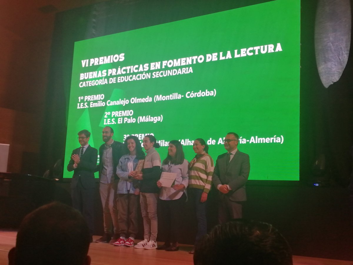 Entrega de premios regionales de Buenas Prácticas en Fomento de la Lectura al CEIP Alfar y al IES Emilio Canalejo Olmeda. ¡Enhorabuena a ambos centros por su magnífico trabajo! <a href="/cepcordoba/">CEP Córdoba</a> <a href="/BECREA_CORDOBA/">Red BECREA_CÓRDOBA</a> <a href="/ColegioAlfar/">14006357 C.E.I.P. - Alfar</a>