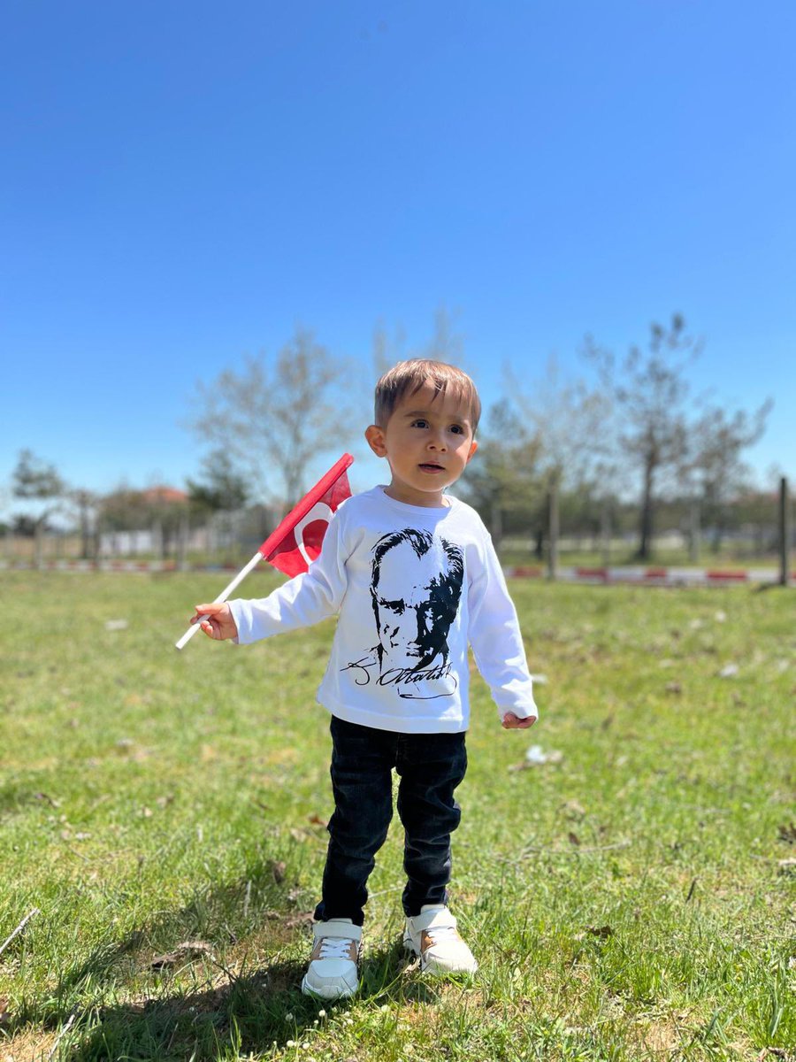 Ulu Önder Mustafa Kemal Atatürk’ün tüm dünya çocuklarına armağan ettiği bu özel günde; neşe, umut ve sevgi dolu yürekleriyle dünyayı güzelleştiren tüm çocuklarımızın 23 Nisan Ulusal Egemenlik ve Çocuk Bayramı kutlu olsun! 🇹🇷🇹🇷🇹🇷

#23Nisan #UlusalEgemenlikveÇocukBayramı #Atatürk