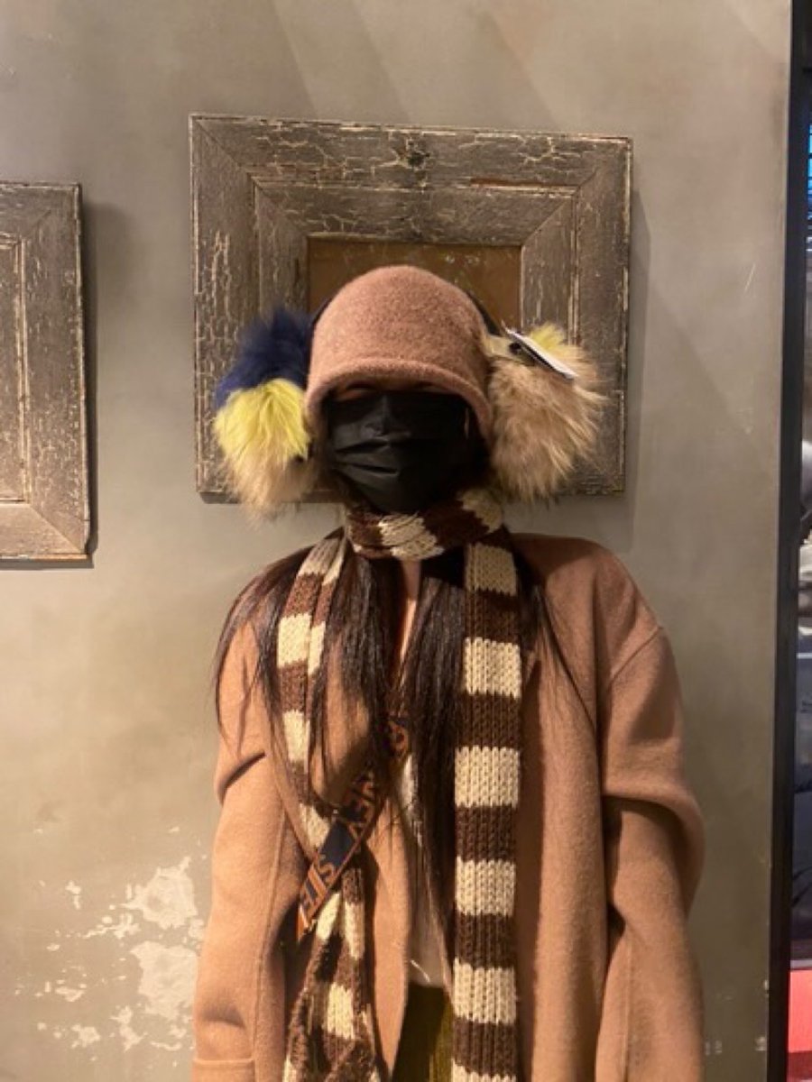 souffleuer's tweet image. #posts: some of our winter shopping sprees from my gallery. he won&apos;t stop making me giggle, so look at how the photo turned out. grr. he&apos;s so &amp;gt;.&amp;lt; !!