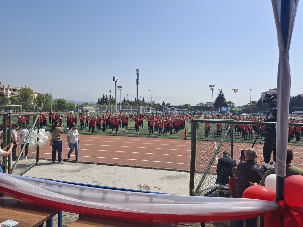 İçe Stadında icra edilen  23 NİSAN ULUSAL EGEMENLİK ve COCUK BAYRAMI programına katılım sağladık. 
PROGRAMIN Hazırlanmasında emeği geçen  Kaymakamımız ve Milli Eğitim Md.ümüz başta olmak üzere katkı sunanlara şükranlarımızı sunuyorum.
BAYRAMINIZ KUTLU OLSUN.