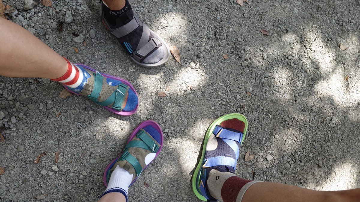 ARTSPORTS_1967's tweet image. 【千葉君のつぶやき】
街からトレイル　プロも選んだ“走れる自由”を履いてみませんか？
キャンプもカフェもランも、ぜんぶこの一足！
今日の足元は、Aventrailでちょっとそこまで、時々トレイルもいいかもね
インスタ更新したよx.gd/kWQb8
#アートスポーツ本店
#teva
#上田瑠偉