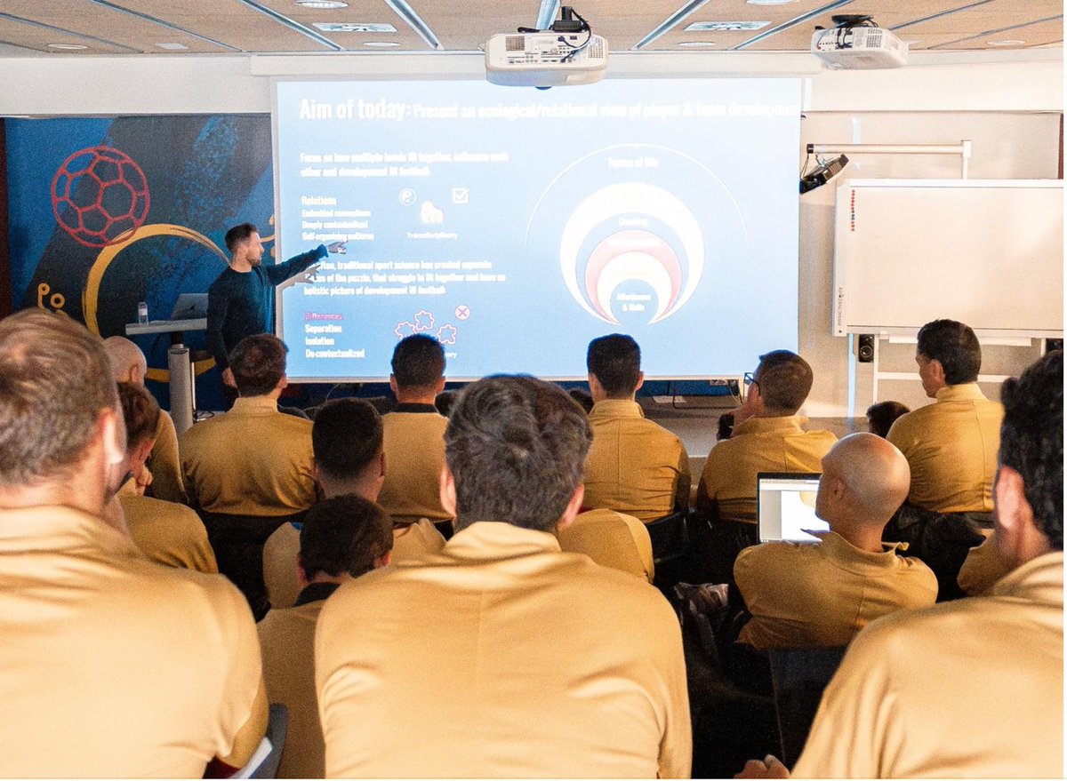 Mark O'Sullivan PhD (@markstkhlm) on Twitter photo Inspirationsresa men tvärtom. Kul att se James Vaughen bjudas in till FC Barcelona för att presentera vår verklighetsbaserade forskning och arbete med coachning, spelarutveckling och färdighetsinlärning <a href="/JimiVaughan/">James Vaughan PhD</a> Inspirationsresa men tvärtom. Kul att se James Vaughen bjudas in till FC Barcelona för att presentera vår verklighetsbaserade forskning och arbete med coachning, spelarutveckling och färdighetsinlärning <a href="/JimiVaughan/">James Vaughan PhD</a>